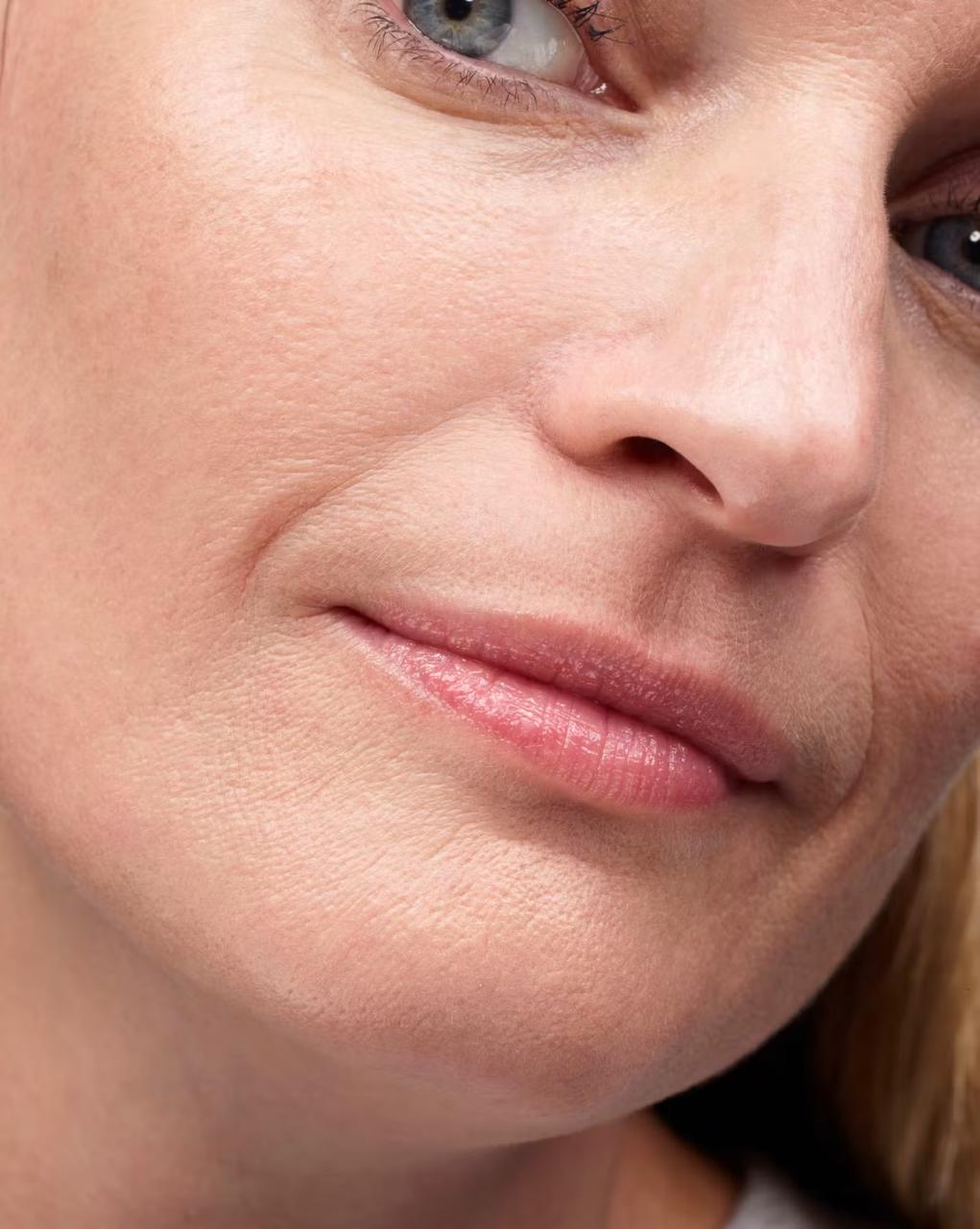 Glossier Balm Dotcom in Mint