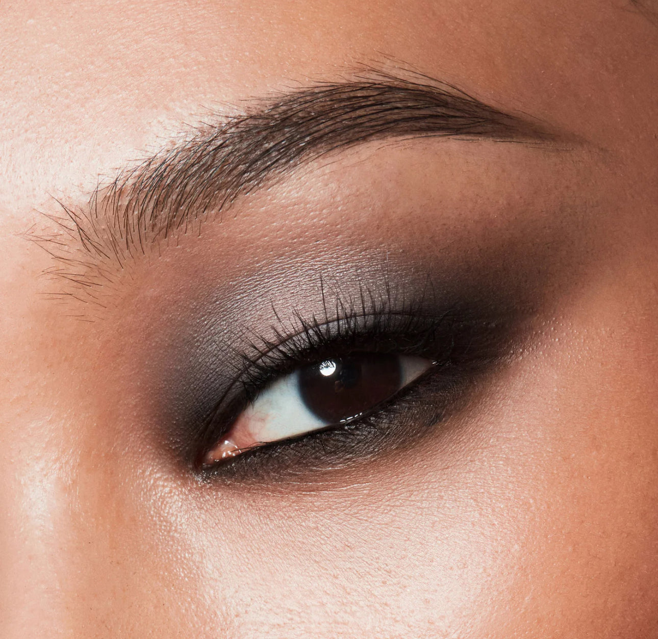 PATRICK TA
Major Dimension III Matte Eyeshadow Palette