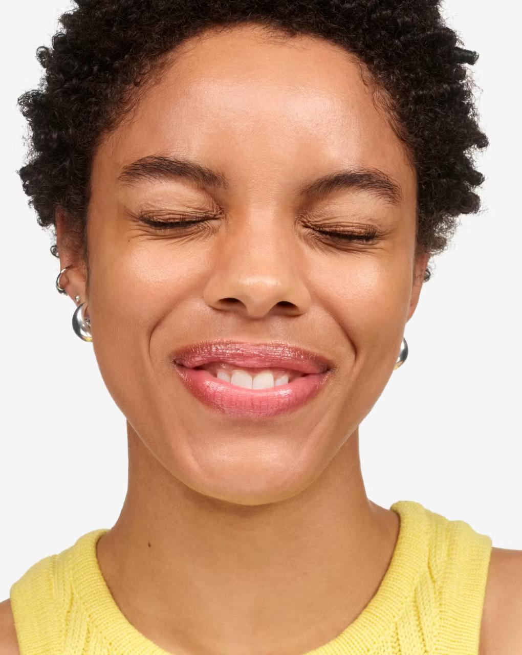 Glossier Balm Dotcom in Strawberry