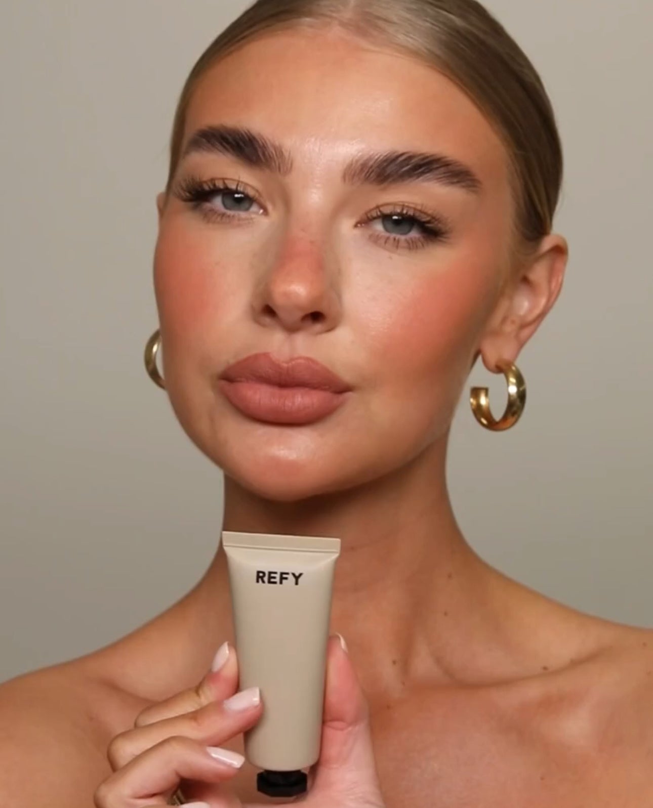 REFY GLOSS HIGHLIGHTER