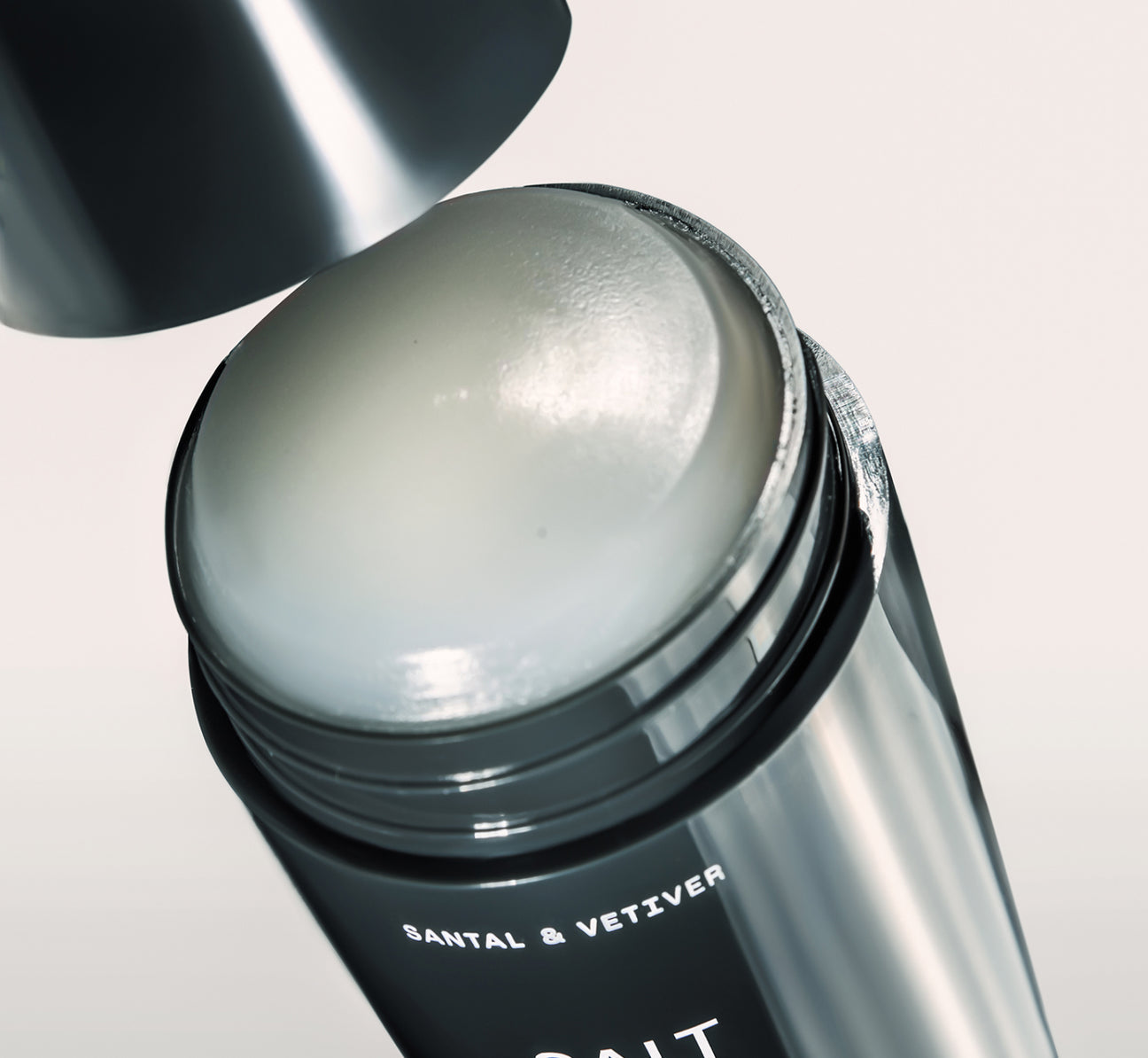 SALT AND STONE SANTAL & VETIVER DEODORANT GEL (For Sensitive Skin)
2.6 OZ / 75 G