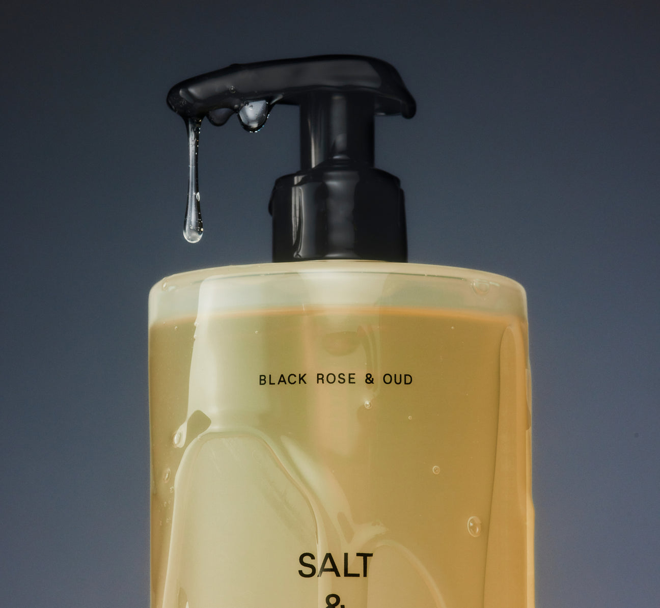 SALT AND STONE BLACK ROSE & OUD BODY WASH
15.2 FL OZ / 450 ML