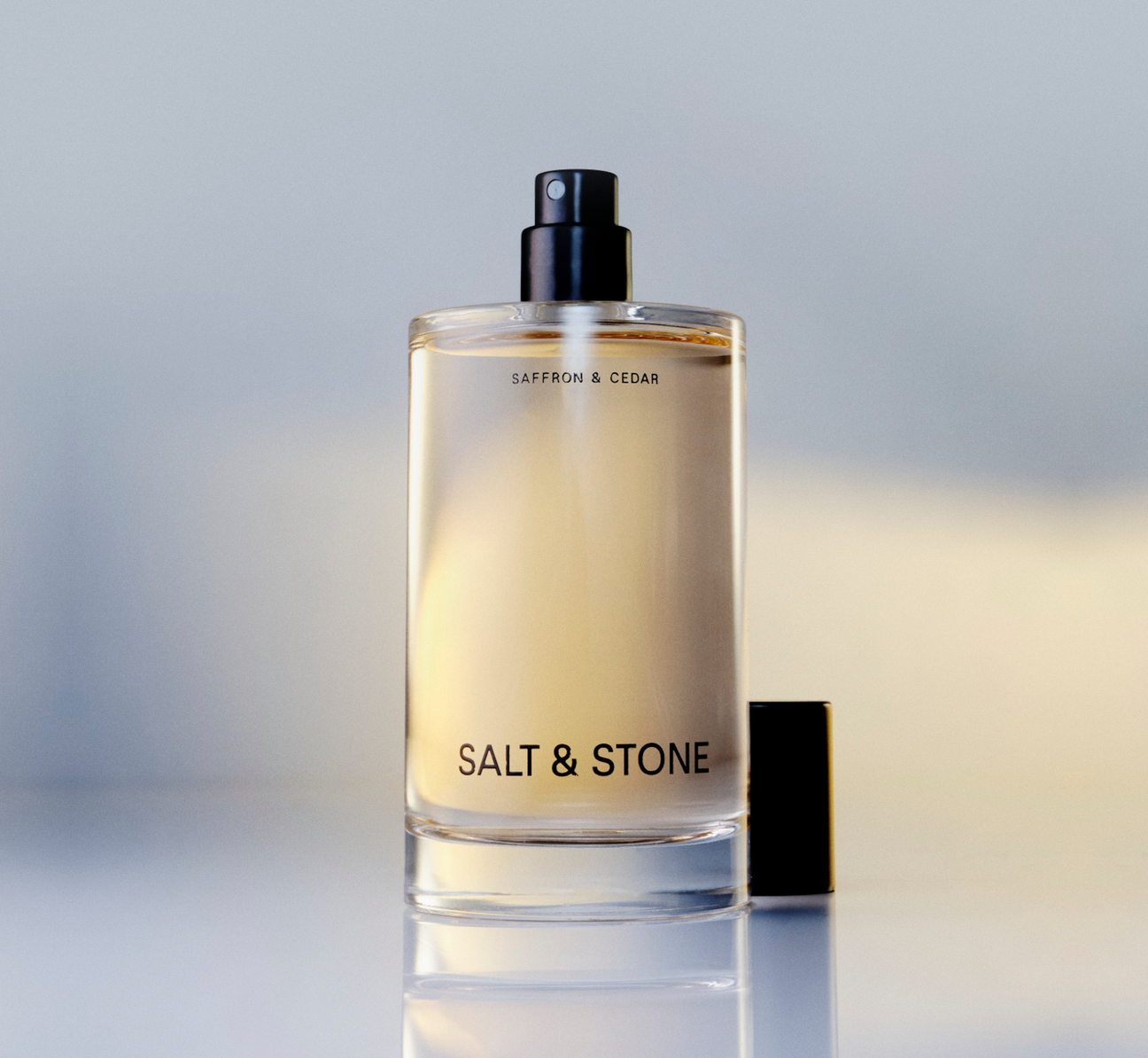 SALT AND STONE SAFFRON & CEDAR BODY MIST
3.4 FL OZ / 100 ML