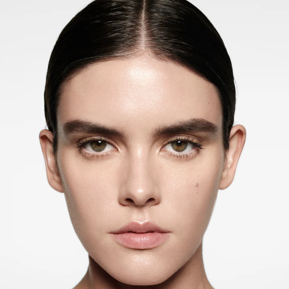 Victoria Beckham The Concealer Pen with TFC8® Luminous Coverage Concealer