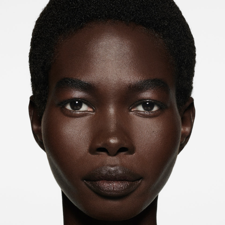 Victoria Beckham The Concealer Pen with TFC8® Luminous Coverage Concealer