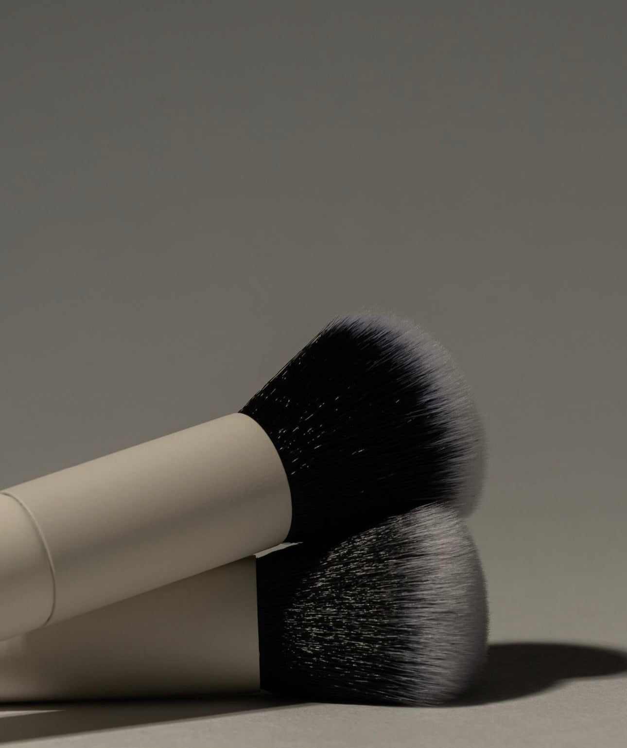 Moonglaze Dual-ﬁbre brush