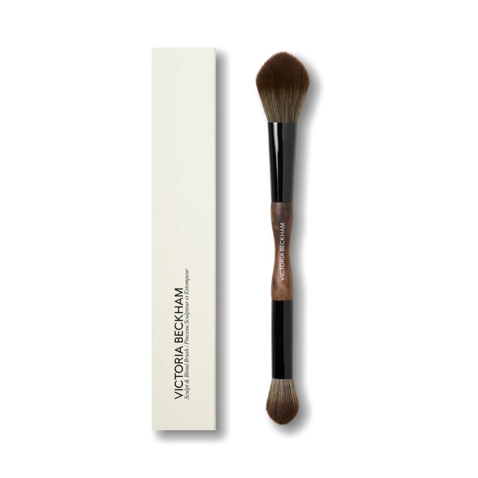 Victoria Beckham 13. Sculpt & Blend Brush