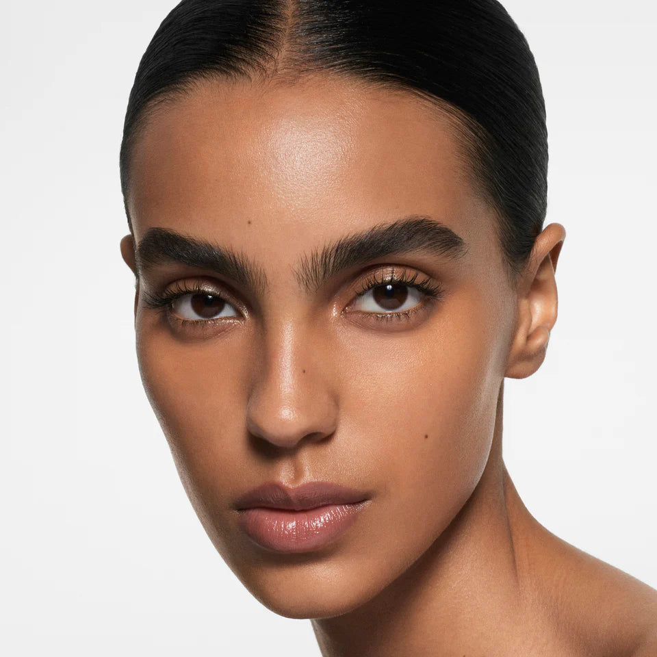 Victoria Beckham The Concealer Pen with TFC8® Luminous Coverage Concealer