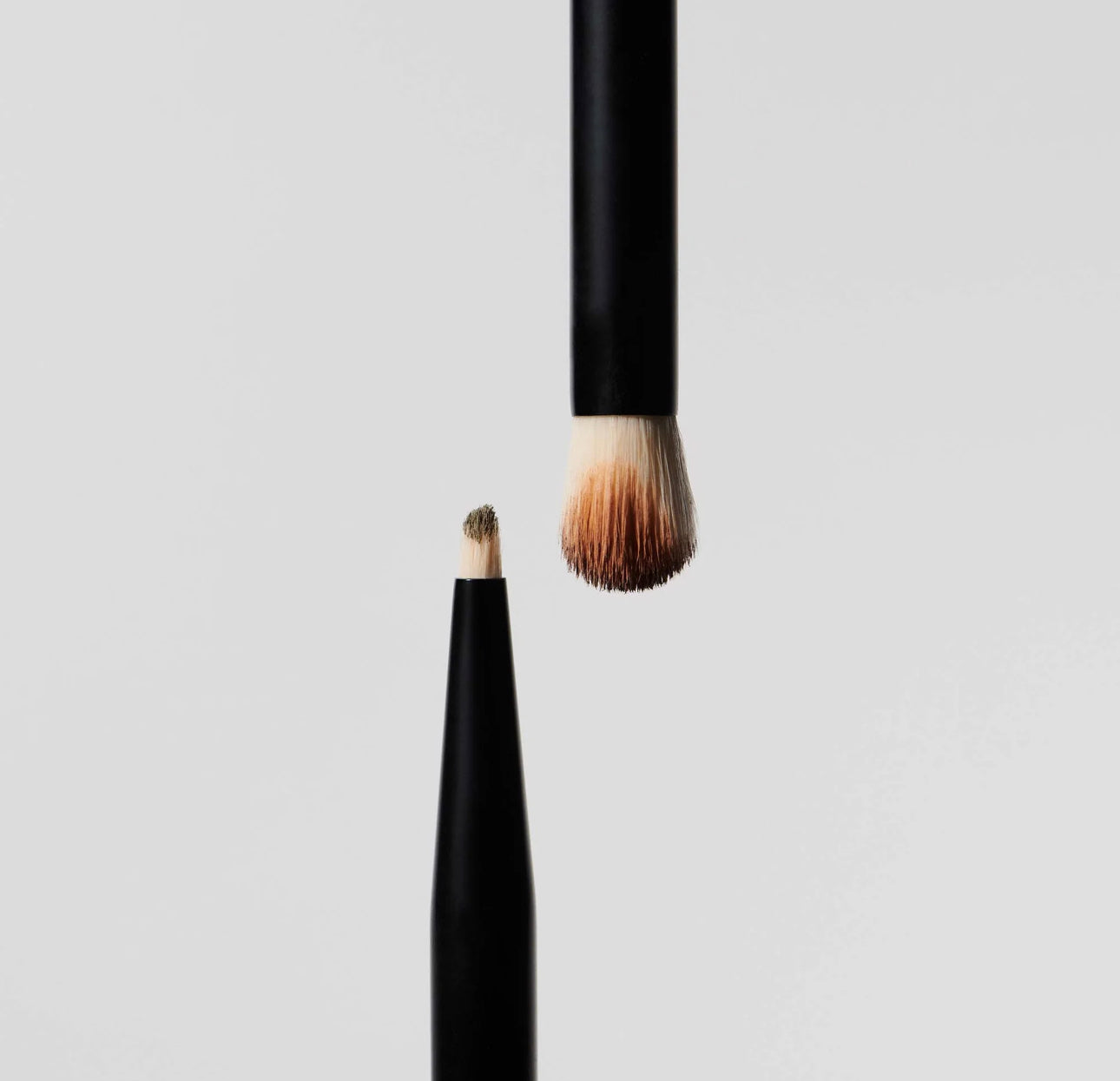 MERIT Brush No. 2
EYESHADOW BRUSH