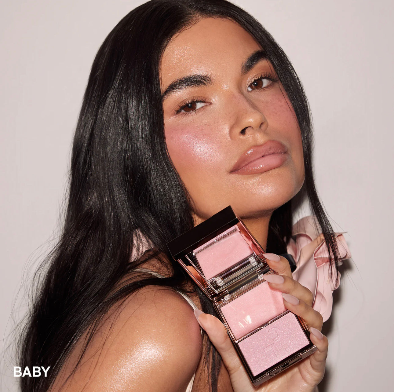 PATRICK TA
Major Glow Crème & Powder Light Reflecting Translucent Highlighter Duo: Baby - pink shimmer