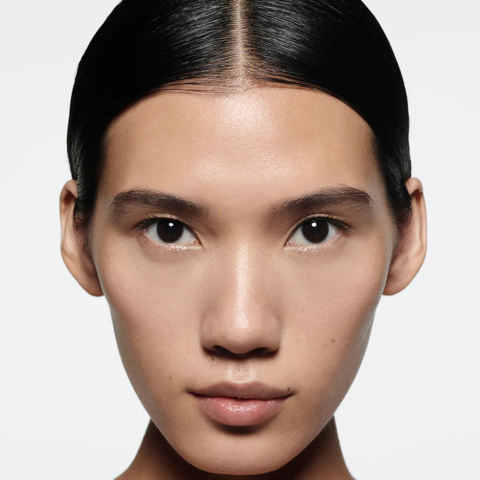 Victoria Beckham The Concealer Pen with TFC8® Luminous Coverage Concealer