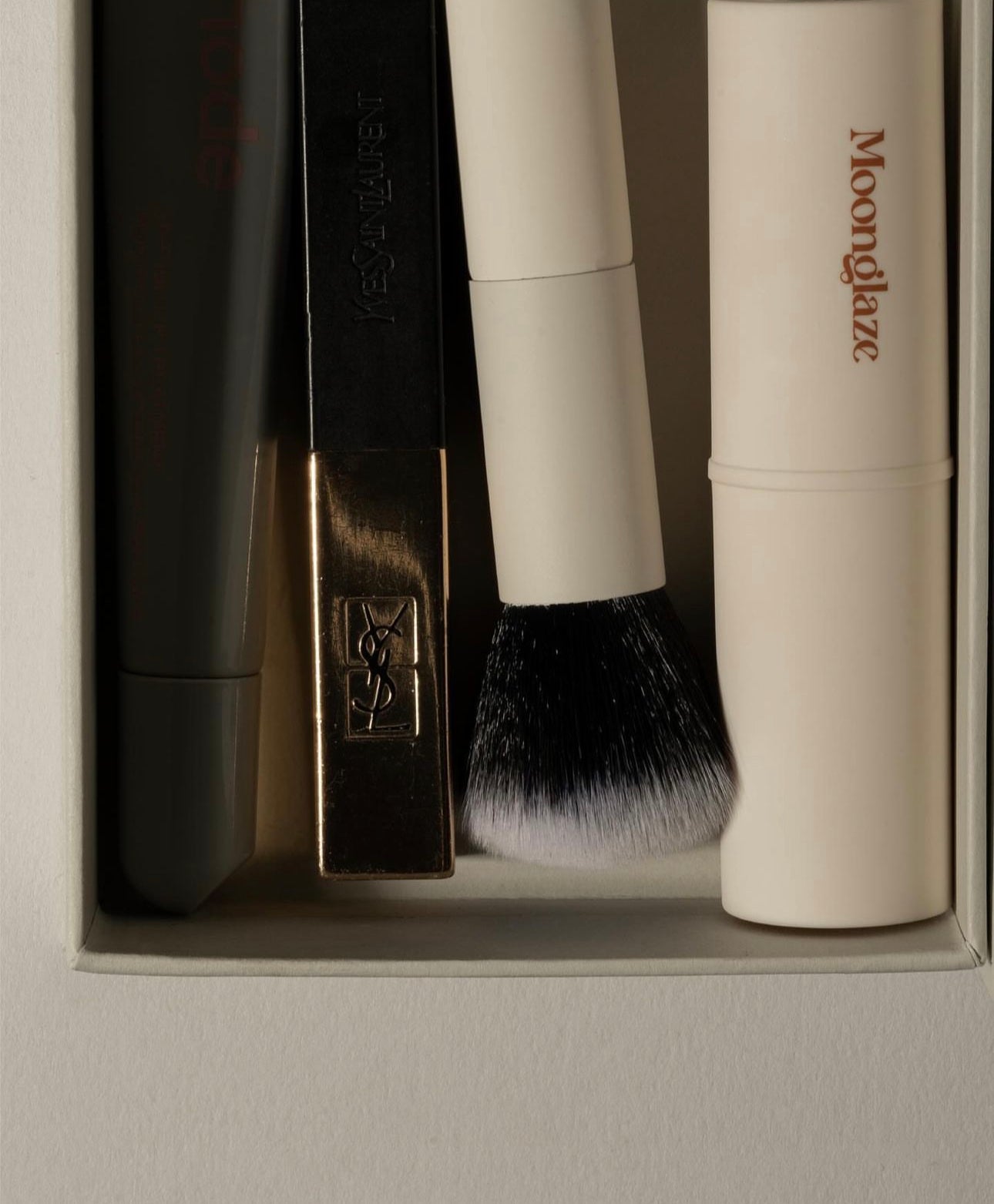 Moonglaze Dual-ﬁbre brush